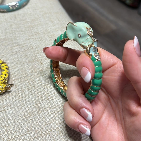 Lot of bright colored bangles! - Picture 5 of 10